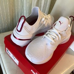 White knit puma sneakers